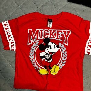 5 women’s Disney tops: Mickey Mouse, Star Wars, Ariel, Minnie all sz MD